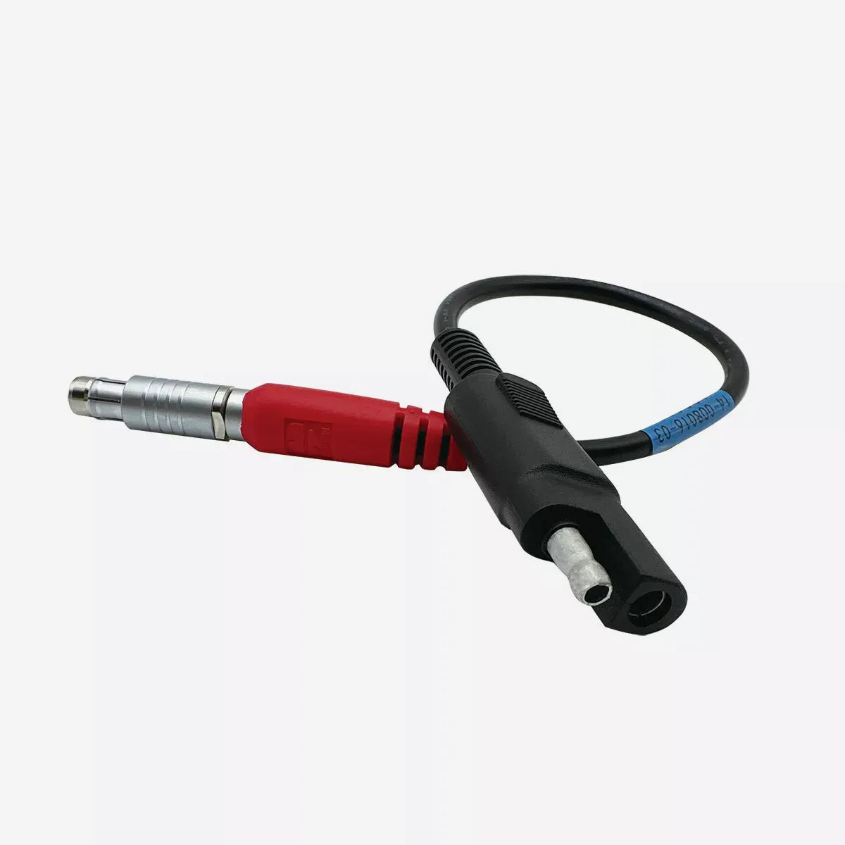Detalle del conector específico para equipos Topcon del cable de alimentación A00302.