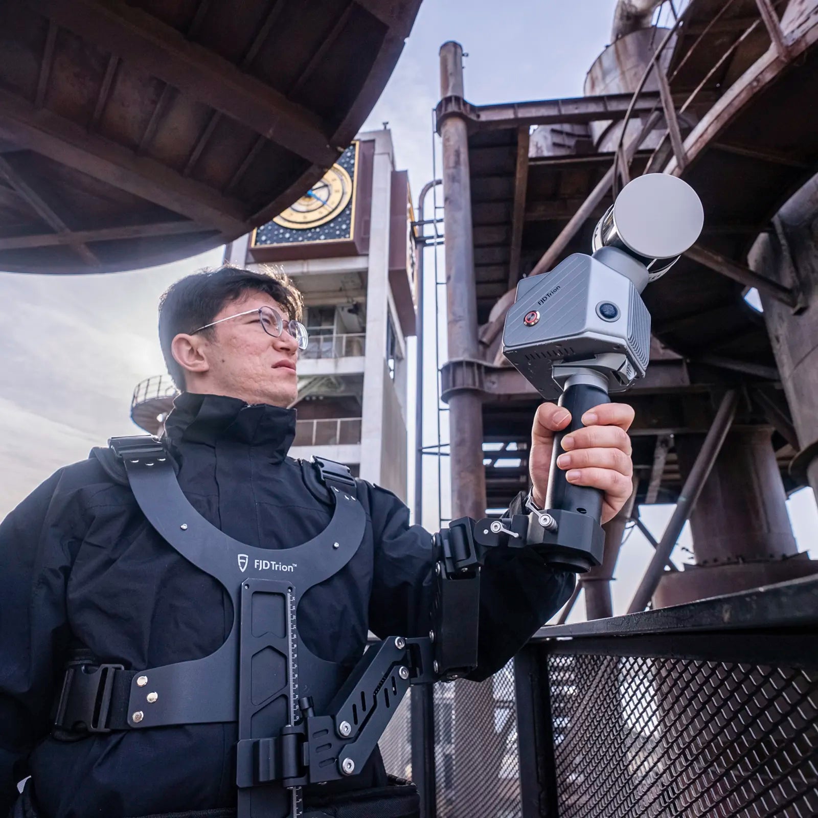 FJD Trion S2 escaneando espacios exteriores para proyectos topográficos