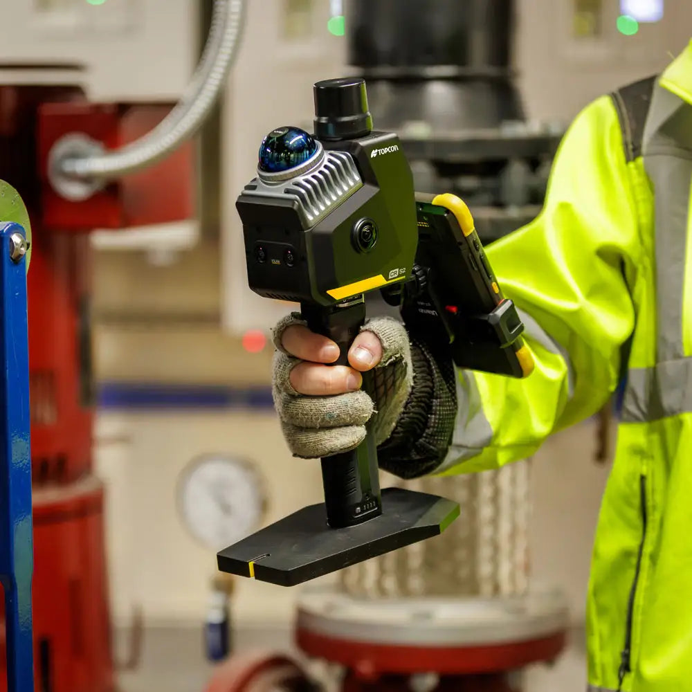 Vista frontal del Topcon CR-S2 con sensor LiDAR y cámaras integradas