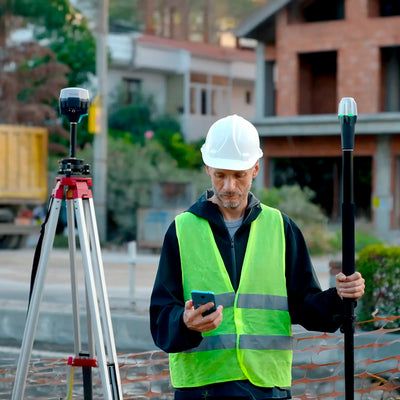 Con el Reach RX y el Reach RS3, puedes montar una solución GNSS RTK completa y profesional (base + rover)