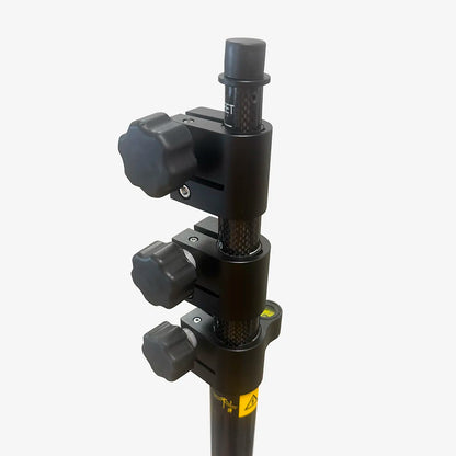 Detalle de rosca 5/8” y cierre tipo leva del jalón de topografía profesional 4,6 m