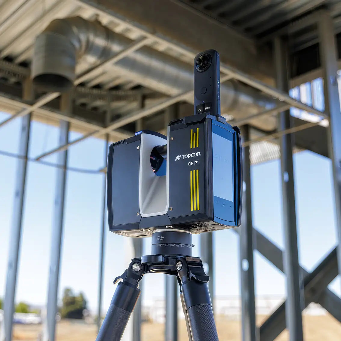 Vista frontal del Topcon CR-P1 con cámara HDR y sensor de escaneo